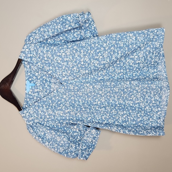Draper James Tops - Draper James Blue Ditsy Floral Cotton‎ Blouse Size Small